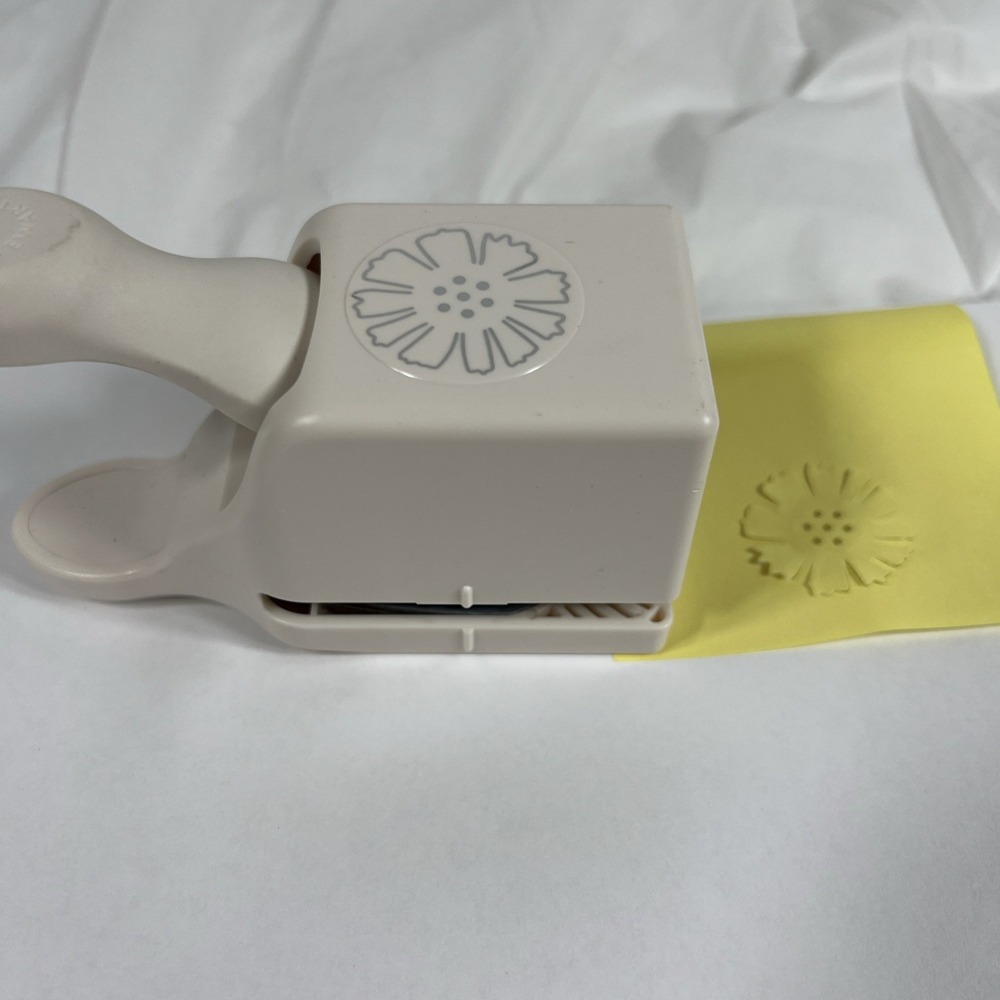 Martha Stewart POP UP COSMOS Double Craft Punch 1‎ 1/4" FLOWER Paper Crafting - Picture 3 of 12